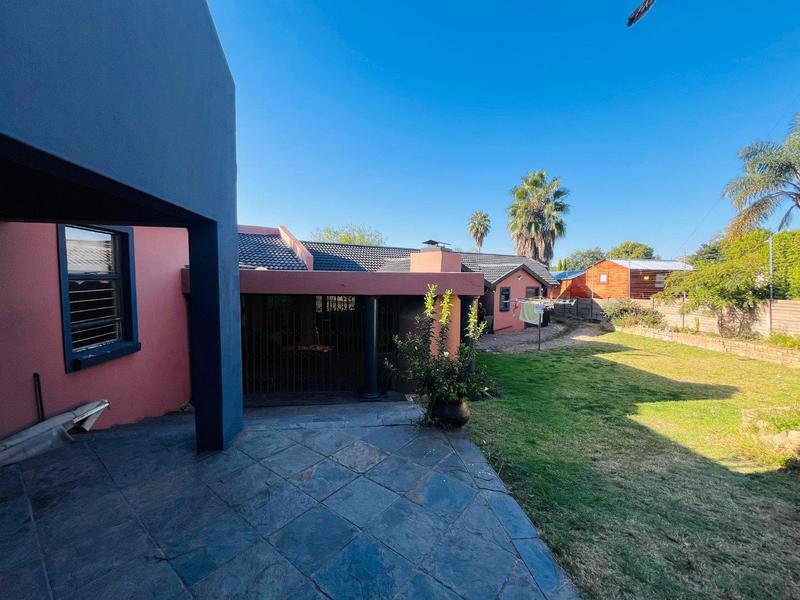 4 Bedroom Property for Sale in The Reeds Gauteng