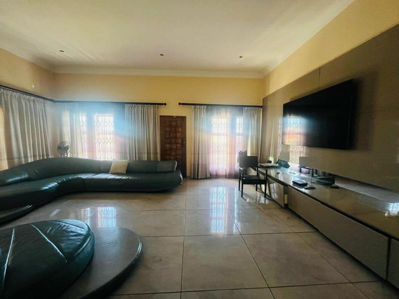 5 Bedroom Property for Sale in The Reeds Gauteng