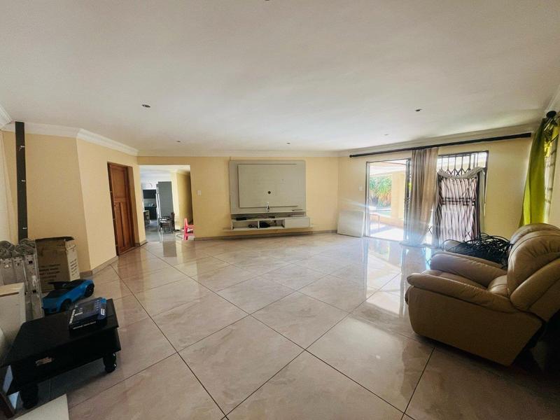 5 Bedroom Property for Sale in The Reeds Gauteng