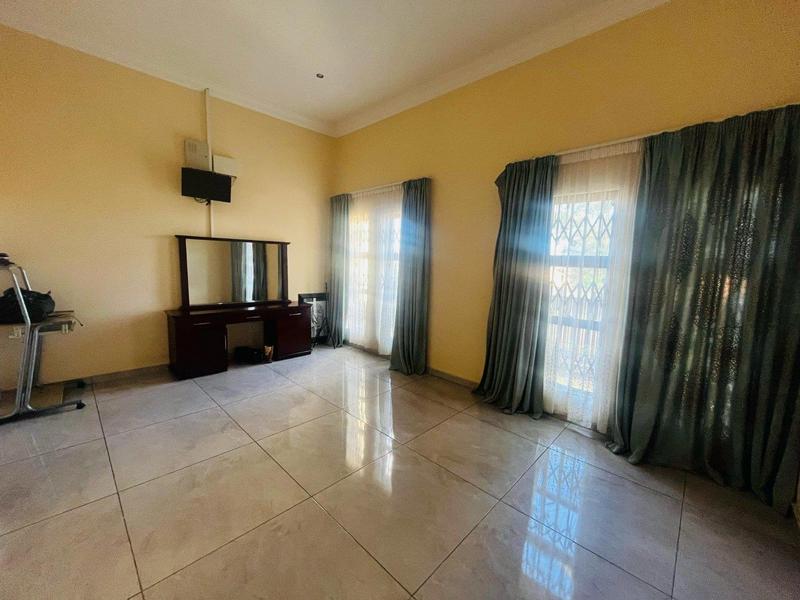 5 Bedroom Property for Sale in The Reeds Gauteng