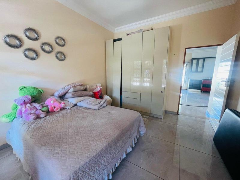 5 Bedroom Property for Sale in The Reeds Gauteng