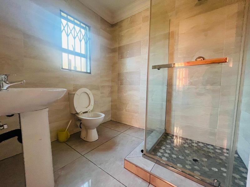5 Bedroom Property for Sale in The Reeds Gauteng