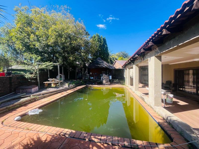 5 Bedroom Property for Sale in The Reeds Gauteng