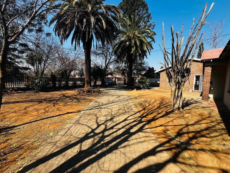 5 Bedroom Property for Sale in Drie Riviere Gauteng