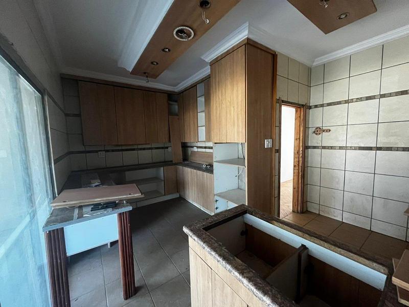 5 Bedroom Property for Sale in Drie Riviere Gauteng