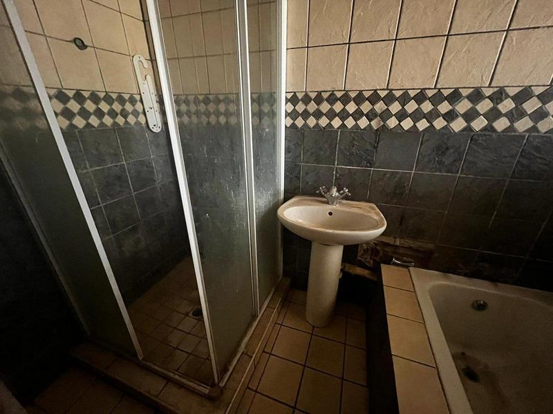 5 Bedroom Property for Sale in Drie Riviere Gauteng