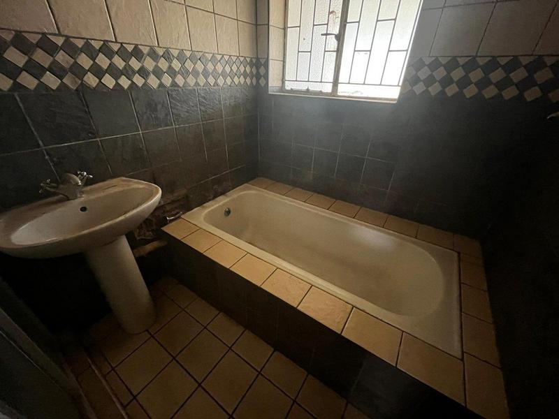 5 Bedroom Property for Sale in Drie Riviere Gauteng