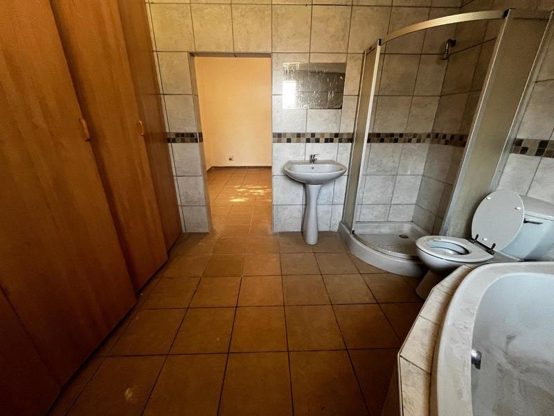 5 Bedroom Property for Sale in Drie Riviere Gauteng