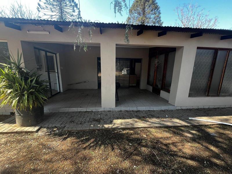5 Bedroom Property for Sale in Drie Riviere Gauteng