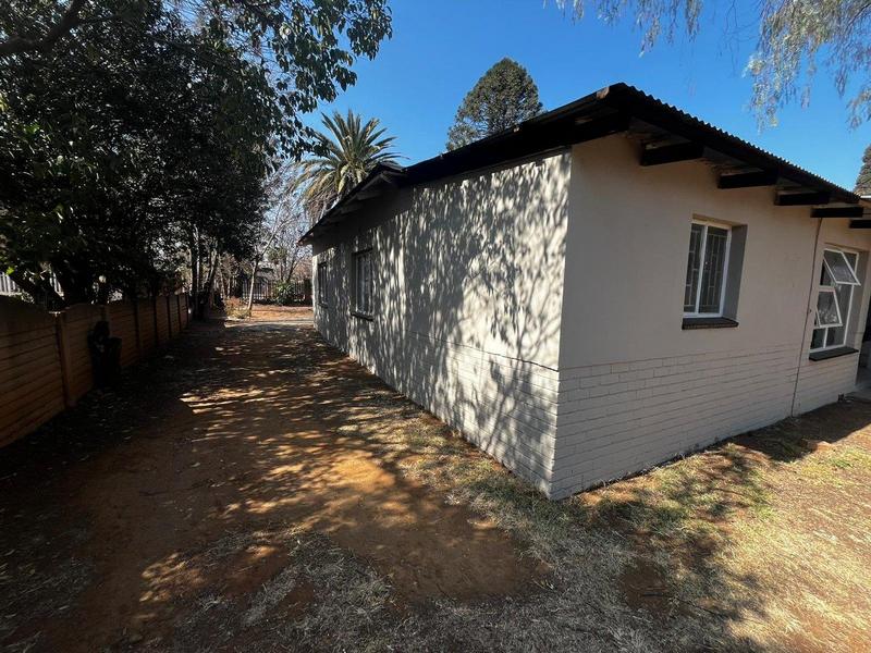 5 Bedroom Property for Sale in Drie Riviere Gauteng