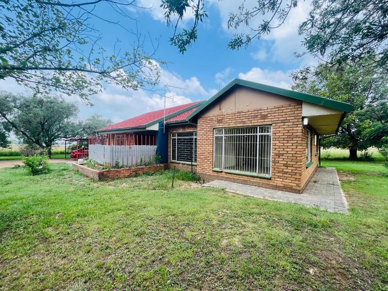7 Bedroom Property for Sale in Houtkop A H Gauteng