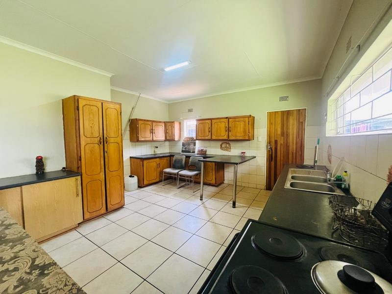 7 Bedroom Property for Sale in Houtkop A H Gauteng