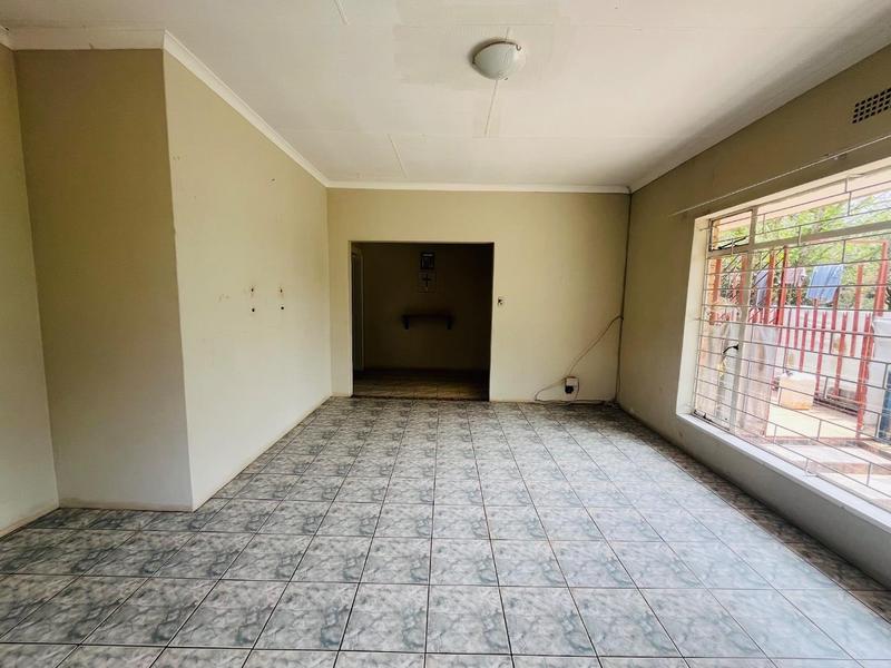 7 Bedroom Property for Sale in Houtkop A H Gauteng