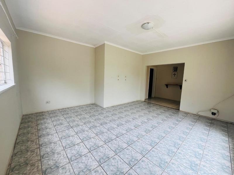 7 Bedroom Property for Sale in Houtkop A H Gauteng