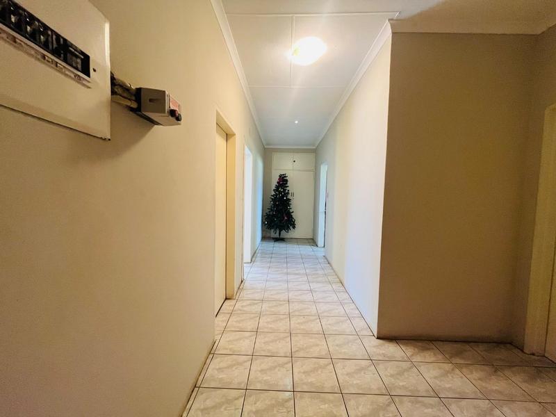 7 Bedroom Property for Sale in Houtkop A H Gauteng