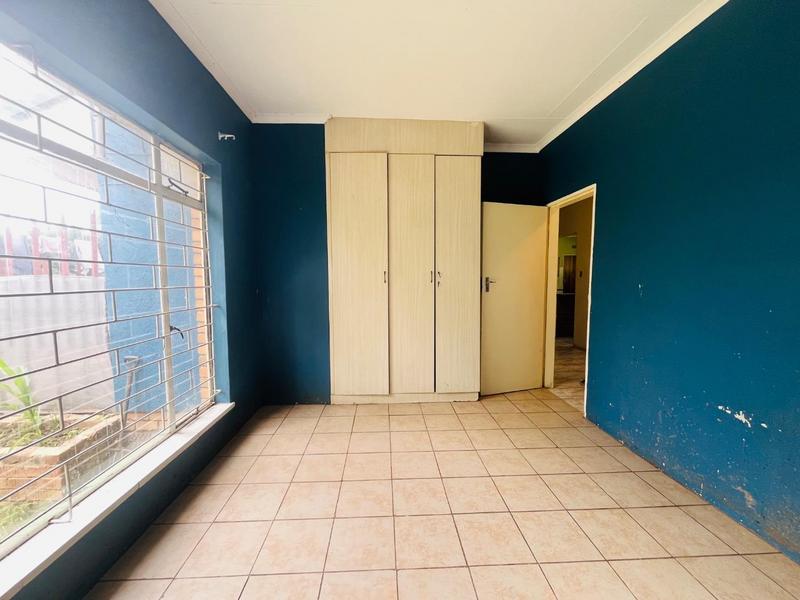 7 Bedroom Property for Sale in Houtkop A H Gauteng