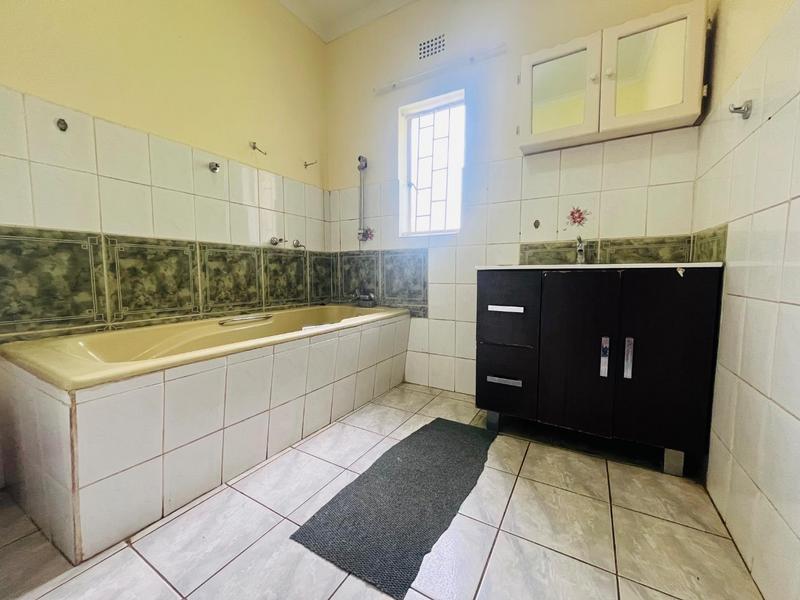 7 Bedroom Property for Sale in Houtkop A H Gauteng