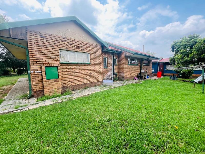 7 Bedroom Property for Sale in Houtkop A H Gauteng