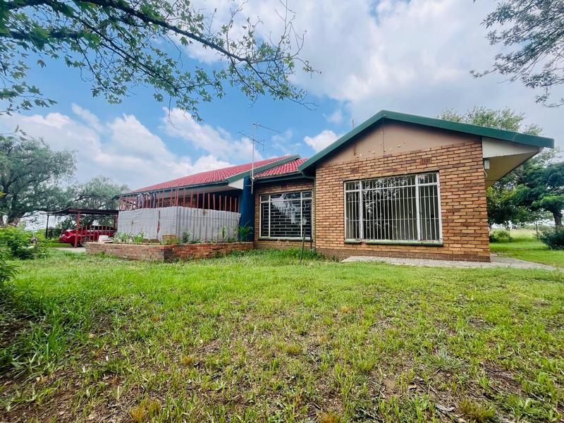 7 Bedroom Property for Sale in Houtkop A H Gauteng