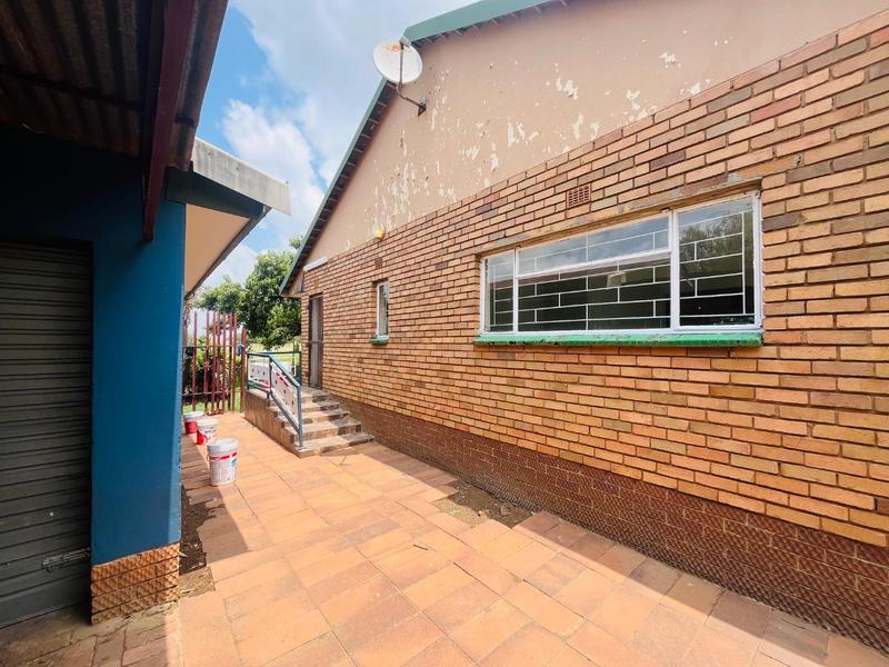 7 Bedroom Property for Sale in Houtkop A H Gauteng