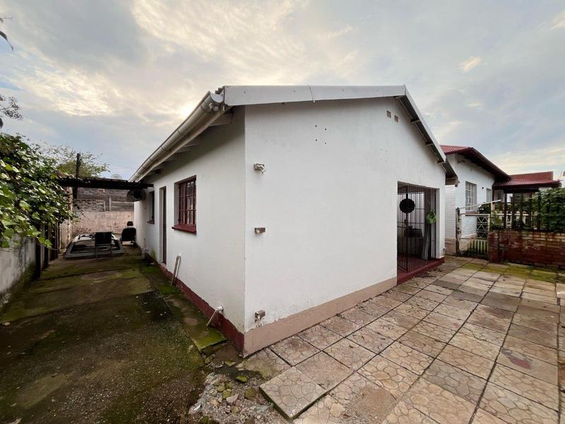 6 Bedroom Property for Sale in Malvern East Gauteng