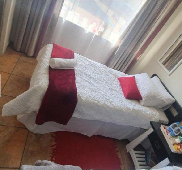 18 Bedroom Property for Sale in Bonaero Park Gauteng