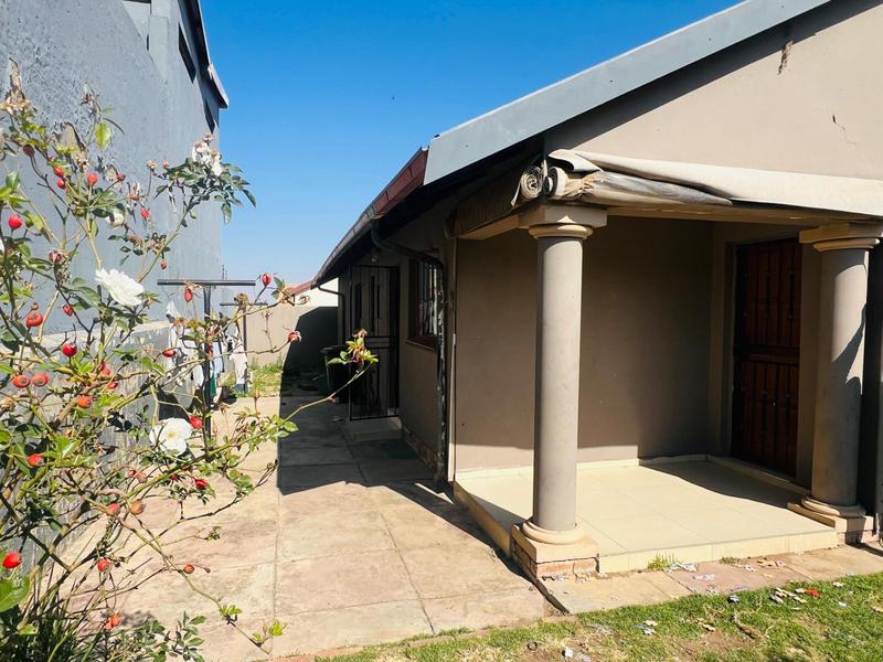3 Bedroom Property for Sale in Cloverdene Gauteng