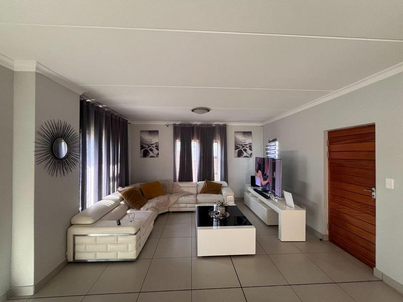 3 Bedroom Property for Sale in Thatchfield Gauteng