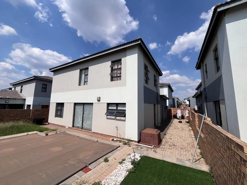 3 Bedroom Property for Sale in Thatchfield Gauteng