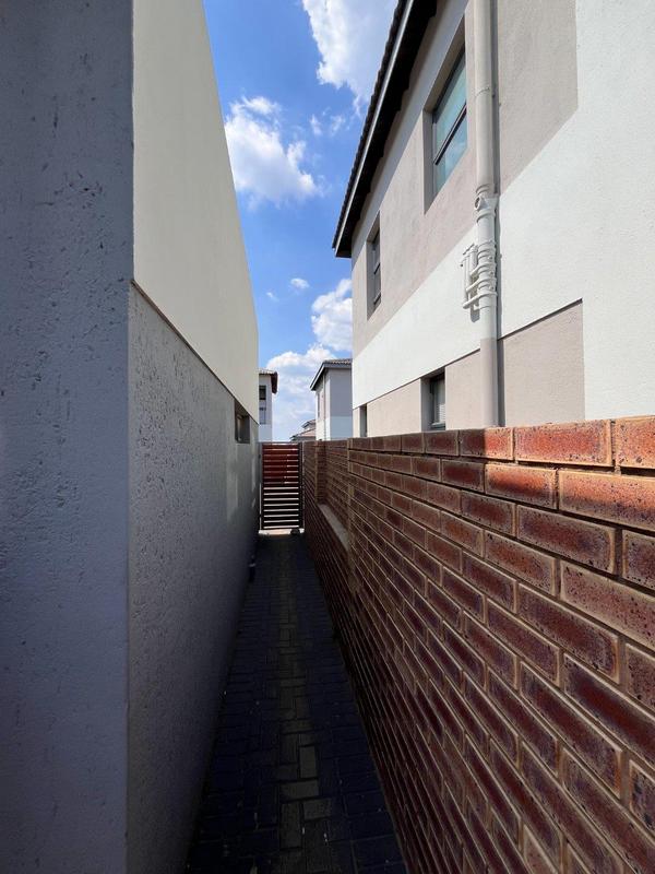 3 Bedroom Property for Sale in Thatchfield Gauteng