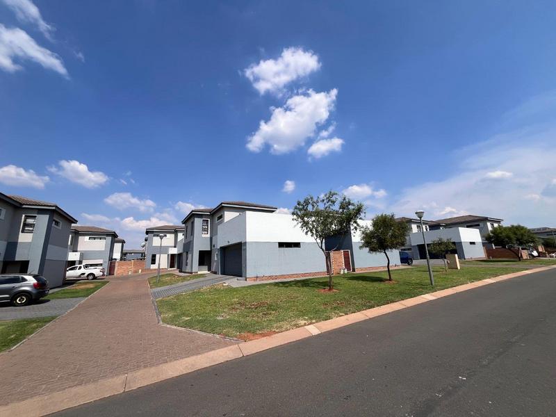 3 Bedroom Property for Sale in Thatchfield Gauteng