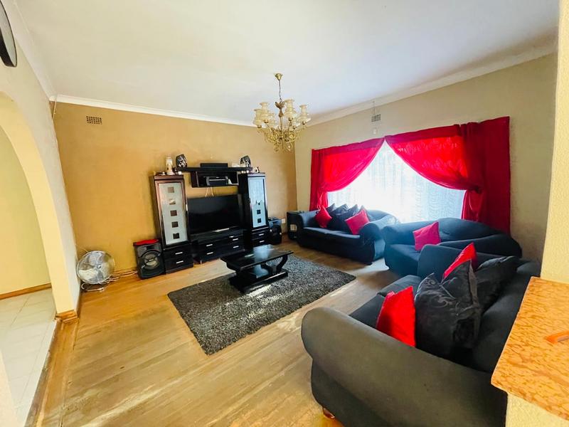 5 Bedroom Property for Sale in Primrose East Gauteng