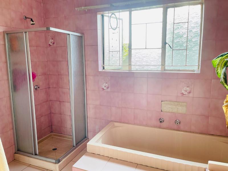 5 Bedroom Property for Sale in Primrose East Gauteng