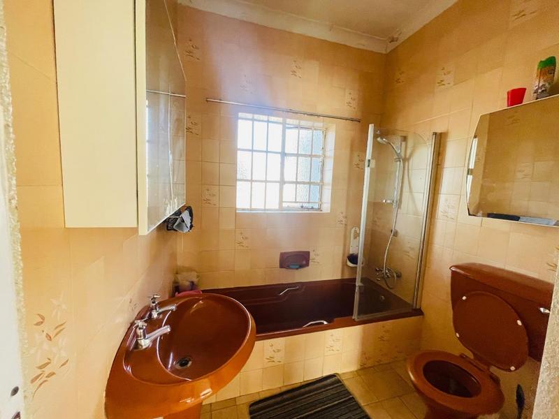 5 Bedroom Property for Sale in Primrose East Gauteng