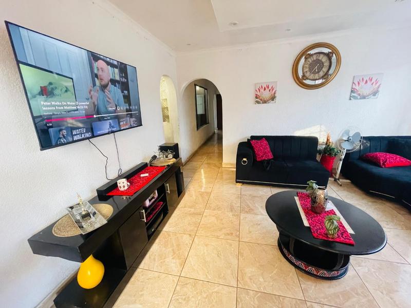 5 Bedroom Property for Sale in Primrose East Gauteng