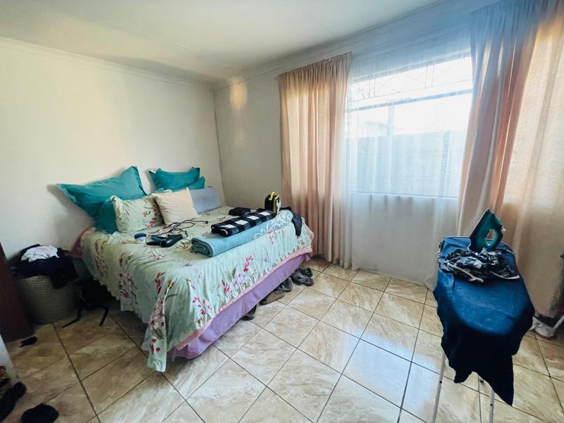 5 Bedroom Property for Sale in Primrose East Gauteng