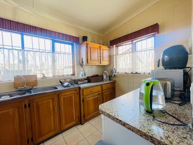 5 Bedroom Property for Sale in Primrose East Gauteng