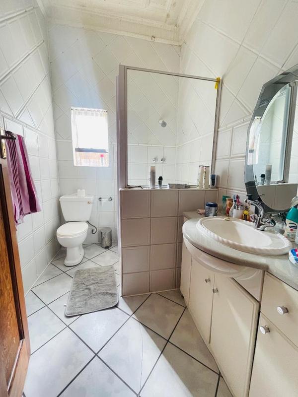 5 Bedroom Property for Sale in Primrose East Gauteng