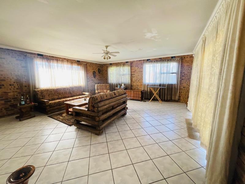 5 Bedroom Property for Sale in Primrose East Gauteng