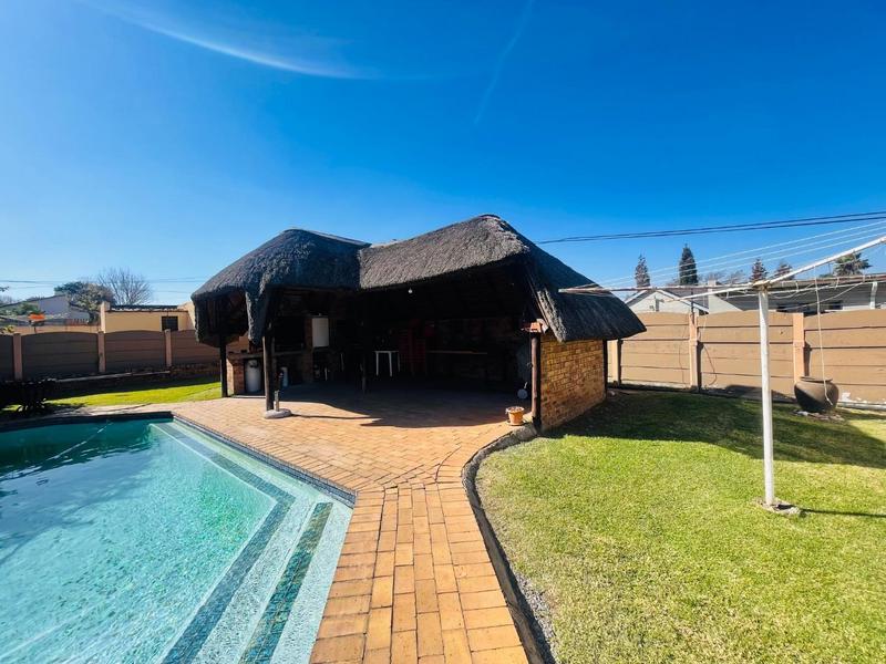 5 Bedroom Property for Sale in Primrose East Gauteng