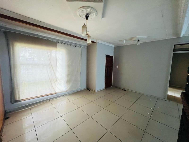 6 Bedroom Property for Sale in Birchleigh North Gauteng
