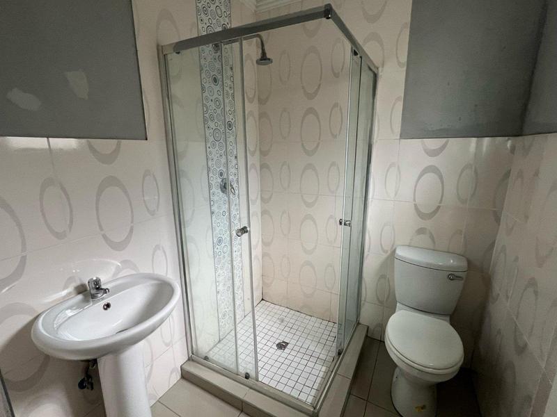 6 Bedroom Property for Sale in Birchleigh North Gauteng