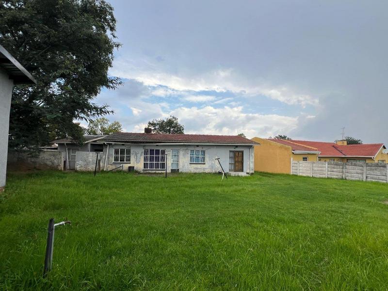 6 Bedroom Property for Sale in Birchleigh North Gauteng