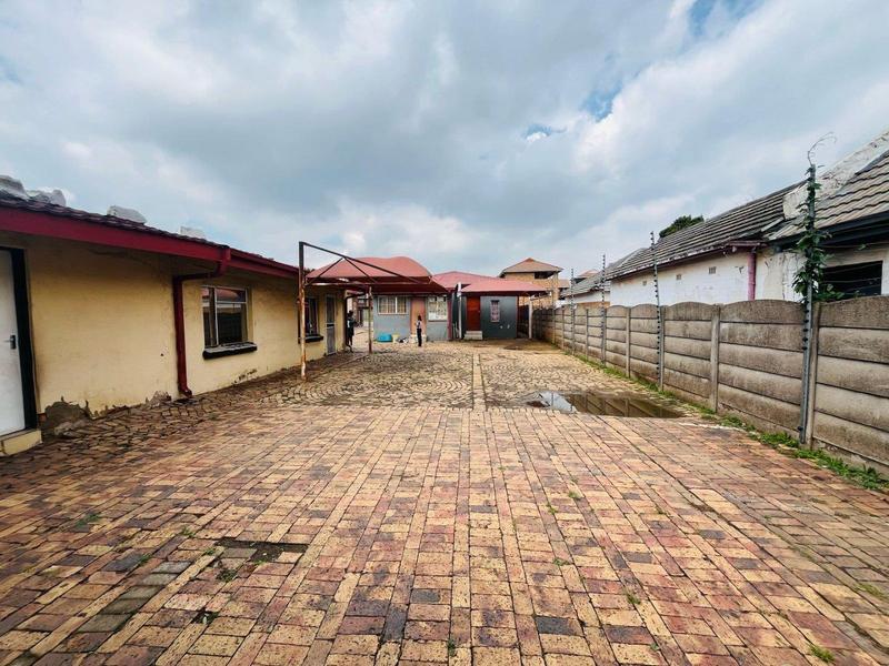 8 Bedroom Property for Sale in Kempton Park Ext 1 Gauteng