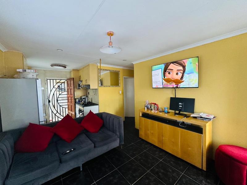 5 Bedroom Property for Sale in Ormonde View Gauteng