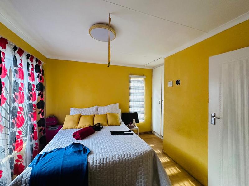 5 Bedroom Property for Sale in Ormonde View Gauteng
