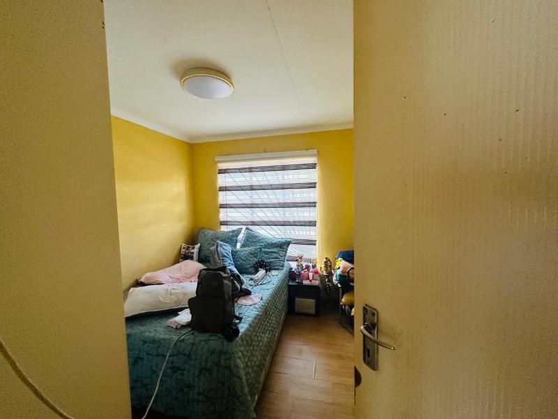 5 Bedroom Property for Sale in Ormonde View Gauteng