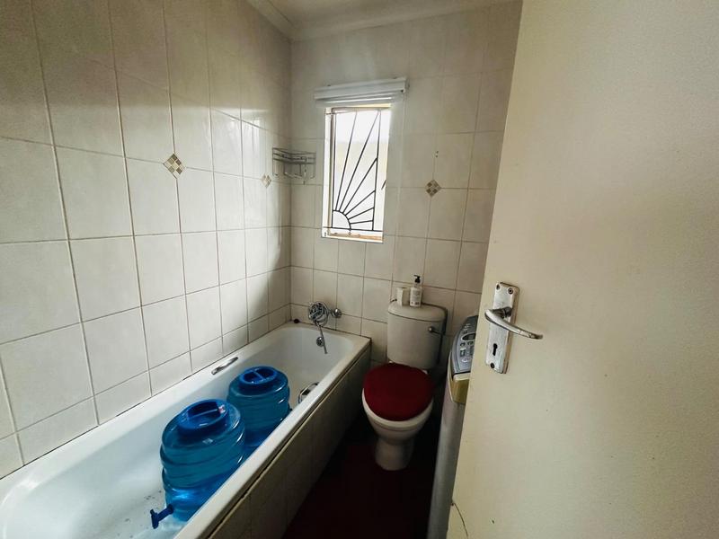 5 Bedroom Property for Sale in Ormonde View Gauteng