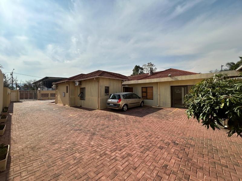 12 Bedroom Property for Sale in South Kensington Gauteng