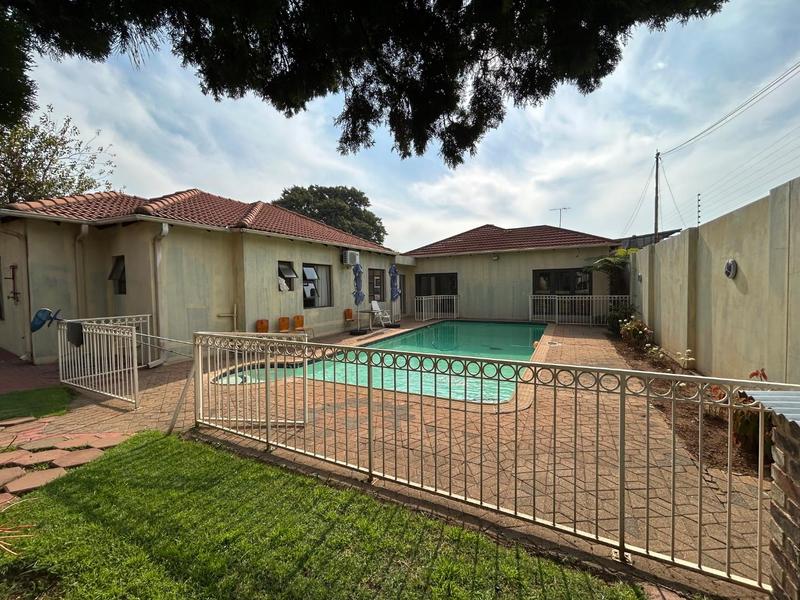 12 Bedroom Property for Sale in South Kensington Gauteng